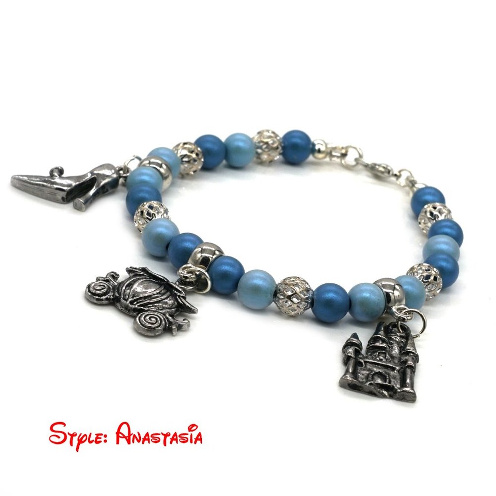 Disney theme bracelets with Cinderella figurine included. - Picture 4 of 6